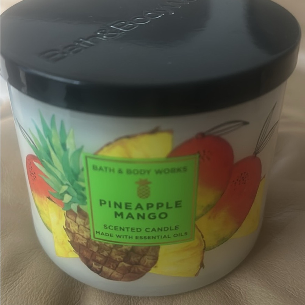 Bath & Body Works Pineapple Mango 3-Wick Candle – 14.5 oz